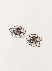 Toria Flower Earrings - Ivory