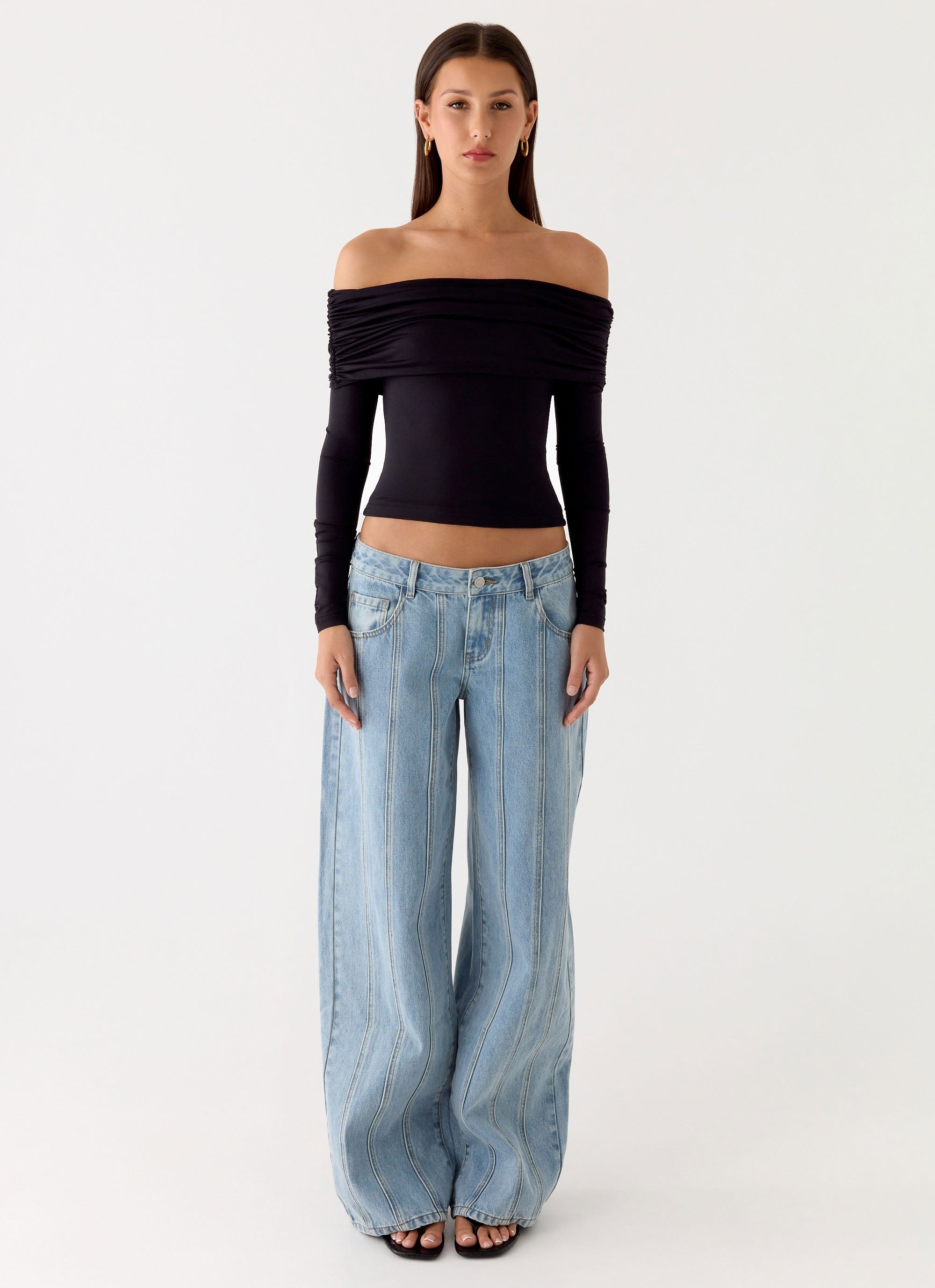Johnny Low Rise Wide Leg Jeans - Light Blue Wash