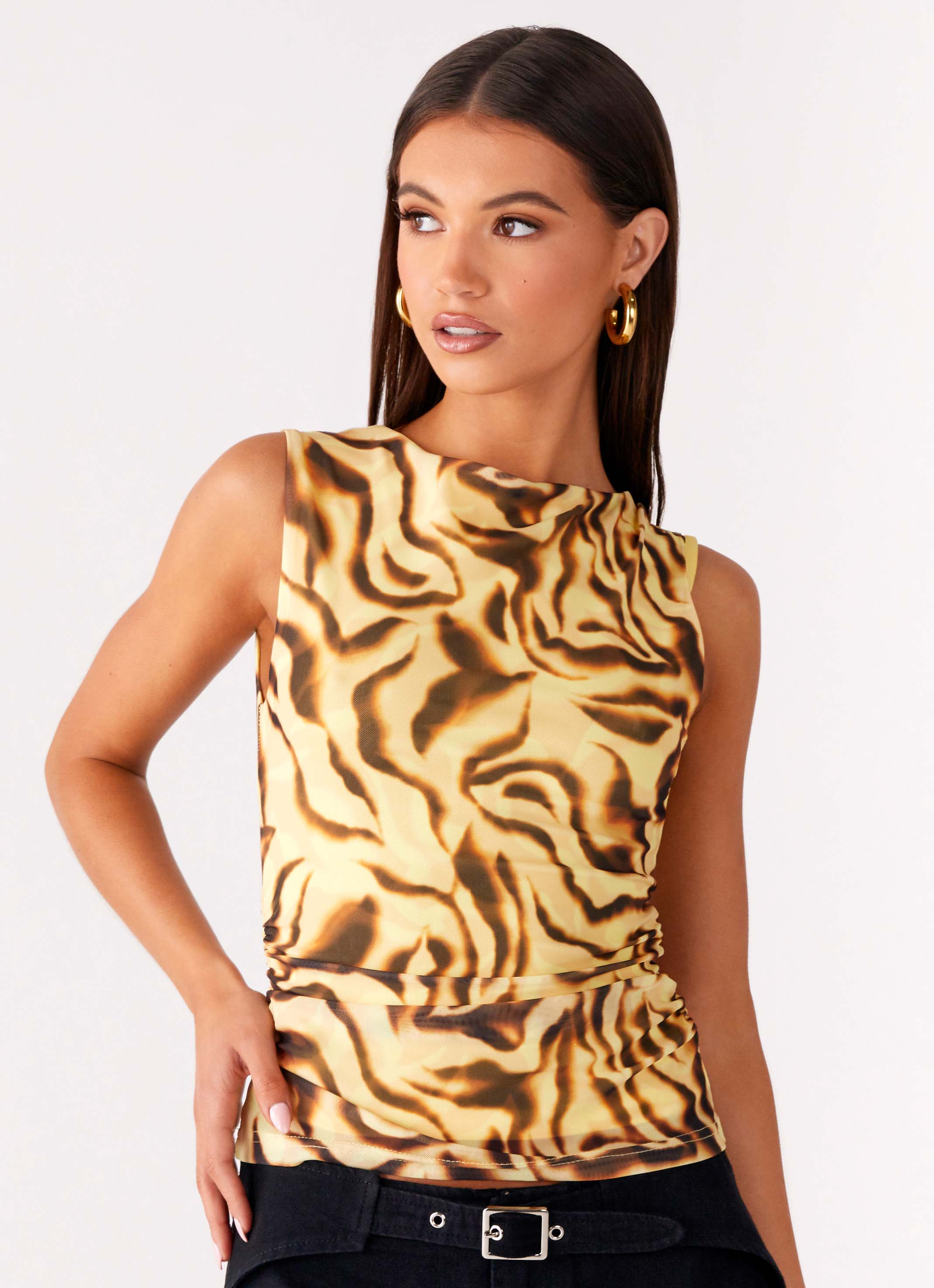 On read Tank Top - Yellow Zebra